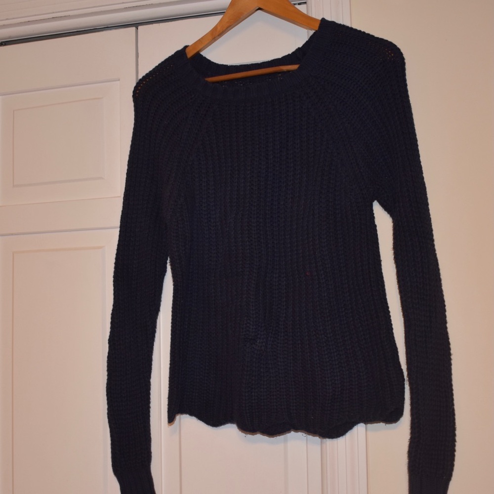 American Eagle women size medium navy sweater